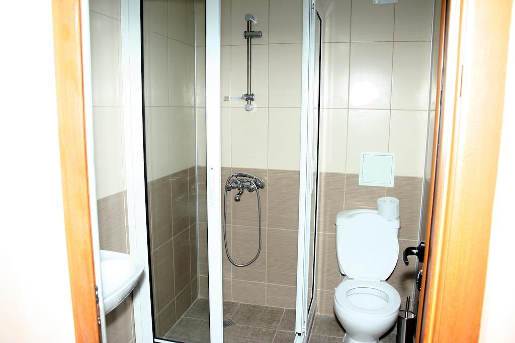 Interrum Hotel Razgrad Buitenkant foto